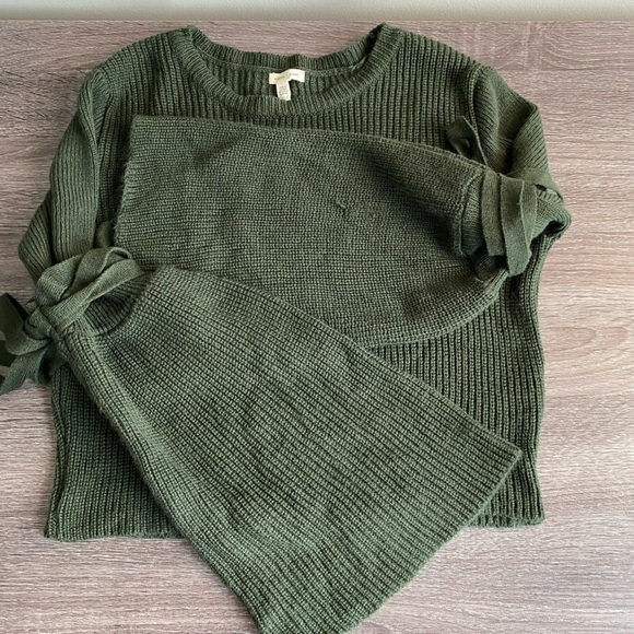 SILENCE + Noise Urban outfitters Olive green bell sleeve cropped crew sweater - Picture 7 of 12